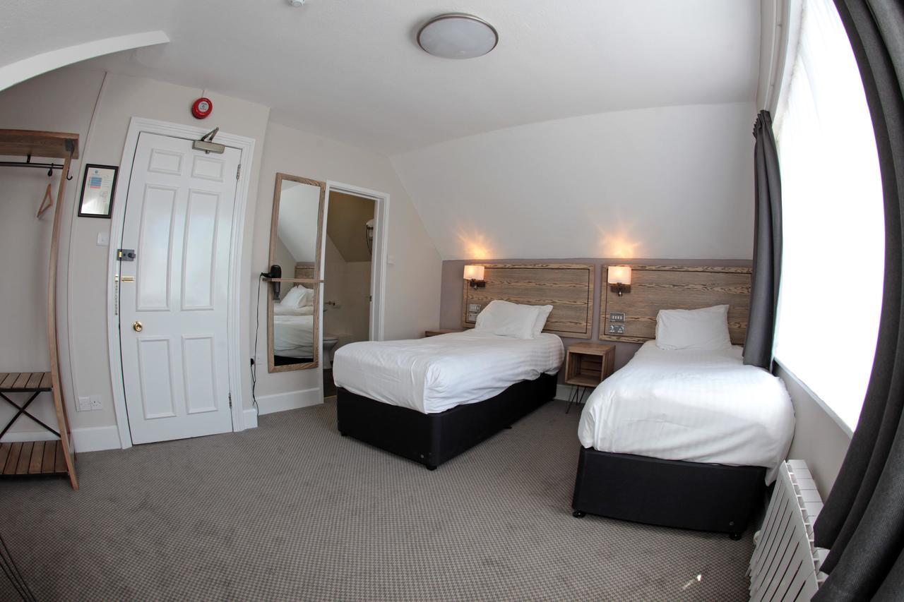 Bear Inn, Somerset By Marston'S Inns Street Exteriör bild